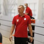 26.09.2020 Kielce. Piłka ręczna I liga. Mecz AZS UJK Kielce - SPR Wisła Sandomierz. Trener Wisły Adam Węgrzynowski / Jarosław Kubalski / Radio Kielce