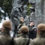 27.09.2020 Kielce. Uroczystości przed pomnikiem Armii Krajowej w 81. rocznicę utworzenia Polskiego Państwa Podziemnego / Jarosław Kubalski / Radio Kielce