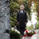 27.09.2020 Kielce. Uroczystości przed pomnikiem Armii Krajowej w 81. rocznicę utworzenia Polskiego Państwa Podziemnego. Senator Krzysztof Słoń / Jarosław Kubalski / Radio Kielce