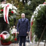 27.09.2020 Kielce. Uroczystości przed pomnikiem Armii Krajowej w 81. rocznicę utworzenia Polskiego Państwa Podziemnego. Wicewojewoda Rafał Nowak / Jarosław Kubalski / Radio Kielce