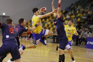 11.09.2020 Kielce. PGNiG Superliga. Mecz Łomża Vive Kielce - Sandra Spa Pogoń Szczecin. Alex Dujszebajew / Jarosław Kubalski / Radio Kielce