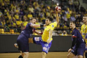 11.09.2020 Kielce. PGNiG Superliga. Mecz Łomża Vive Kielce - Sandra Spa Pogoń Szczecin. Daniel Dujszebajew / Jarosław Kubalski / Radio Kielce