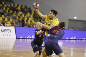 11.09.2020 Kielce. PGNiG Superliga. Mecz Łomża Vive Kielce - Sandra Spa Pogoń Szczecin. Daniel Dujszebajew / Jarosław Kubalski / Radio Kielce