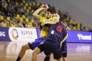 11.09.2020 Kielce. PGNiG Superliga. Mecz Łomża Vive Kielce - Sandra Spa Pogoń Szczecin. Daniel Dujszebajew / Jarosław Kubalski / Radio Kielce