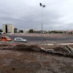 28.09.2020. Kielce. Budowa stadionu lekkoatletycznego Politechniki Świętokrzyskiej. Na zdjęciu: Anna Krupka - wiceminister sportu i prof. Zbigniew Koruba, rektor Politechniki Świętokrzyskiej / Marta Gajda / Radio Kielce