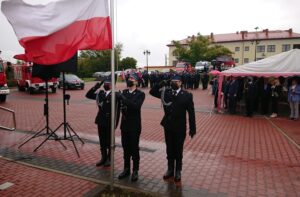 26.09.2020 Lipnik. Uroczystość przekazania nowego wozu strażackiego dla OSP Lipnik / Emilia Sitarska / Radio Kielce