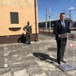 03.09.2020 Sandomierz. Uroczystości ku czci żołnierzy i kolejarzy, którzy zginęli w niemieckim nalocie na dworzec kolejowy. Na zdjęciu: Marcin Marzec - burmistrz Sandomierza / Grażyna Szlęzak-Wójcik / Radio Kielce