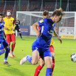 11.09.2020. Niepołomice. 3. kolejka Fortuna 1 ligi: Puszcza Niepołomice - Korona Kielce / Krzysztof Bujnowicz / Radio Kielce