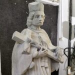 Wąchock. Figura św. Jana Nepomucena po renowacji / Towarzystwo Przyjaciół Wąchocka