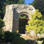 17.09.2020. Kąty Stare. Pozostalości kaplicy św. Anny przy kompleksie klasztornym - kaplica zniszczona podczas wysadzenia przez Niemców kościoła w 1944 roku / ks. Witold Januś