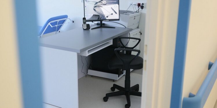 02.07.2020. Czerwona Góra. Otwarcie przychodni przyszpitalnej / Wiktor Taszłow / Radio Kielce