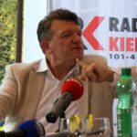 16.09.2020. Busko-Zdrój. XXVI Międzynarodowy Festiwal Muzyczny imienia Krystyny Jamroz w Busku-Zdroju. Kawiarenka Festiwalowa. Na zdjęciu: Tomasz Strahl - wiolonczelista / Dorota Klusek / Radio Kielce