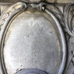 17.09.2020. Kąty Stare. Ttablica epitafijna fundatora kaplicy zachowała się do dziś / ks. Witold Januś