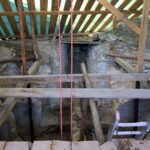 17.09.2020. Kąty Stare. W podziemiach kaplicy św. Anny prowadzono prace archeologiczne / ks. Witold Januś