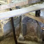 17.09.2020. Kąty Stare. W podziemiach kaplicy św. Anny prowadzono prace archeologiczne / ks. Witold Januś