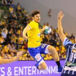 23.09.2020 Kielce. Liga Mistrzów. Mecz Łomża Vive Kielce - MOL Pick Szeged. Na zdjęciu: Alex Dujszebajew / Wiktor Taszłow / Radio Kielce