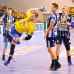 23.09.2020 Kielce. Liga Mistrzów. Mecz Łomża Vive Kielce - MOL Pick Szeged. Rzuca Artsiom Karaliok / Wiktor Taszłow / Radio Kielce