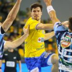 23.09.2020 Kielce. Liga Mistrzów. Mecz Łomża Vive Kielce - MOL Pick Szeged. Na zdjęciu: Alex Dujszebajew / Wiktor Taszłow / Radio Kielce