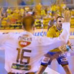 23.09.2020 Kielce. Liga Mistrzów. Mecz Łomża Vive Kielce - MOL Pick Szeged. Na zdjęciu: Arkadiusz Moryto / Wiktor Taszłow / Radio Kielce