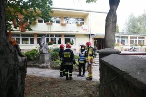 24.09.2020. Kielce. Alarm bombowy w Szkole Podstawowej Sióstr Nazaretanek / Wiktor Taszłow / Radio Kielce