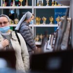 28.09.2020. Kielce. SACROEXPO - XXI Międzynarodowa Wystawa Budownictwa i Wyposażenia Kościołów, Sztuki Sakralnej i Dewocjonaliów / Wiktor Taszłow / Radio Kielce