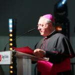 28.09.2020. Kielce. SACROEXPO - XXI Międzynarodowa Wystawa Budownictwa i Wyposażenia Kościołów, Sztuki Sakralnej i Dewocjonaliów. Na zdjęciu: Salvatore Pennacchio - nuncjusz apostolski w Polsce / Wiktor Taszłow / Radio Kielce