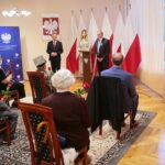 28.09.2020. Kielce. Wręczenie Medali Stulecia Odzyskania Niepodległości oraz Złotych Krzyży Zasługi / Wiktor Taszłow / Radio Kielce