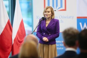 01.09.2020. Kielce. Wojewódzkie uroczystości rozpoczęcia roku szkolnego. Na zdjęciu: Anna Krupka - wiceminister sportu / Wiktor Taszłow / Radio Kielce