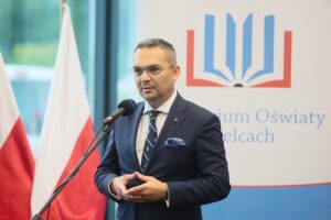 01.09.2020. Kielce. Wojewódzkie uroczystości rozpoczęcia roku szkolnego. Na zdjęciu: Marcin Różycki - wiceprezydent Kielc / Wiktor Taszłow / Radio Kielce