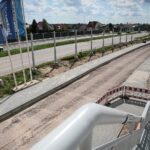 03.09.2020 Bilcza. Kładka dla pieszych nad rozbudowywaną drogą krajową nr 73 / Wiktor Taszłow / Radio Kielce