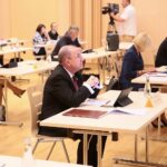 07.09.2020. Kielce. Sesja Sejmiku Województwa Świętokrzyskiego. Na zdjęciu (w środku od lewej): Marek Bogusławski - wicemarszałek województwa świętokrzyskiego, Renata Janik - wicemarszałek województwa świętokrzyskiego, Andrzej Bętkowski - marszałek województwa świętokrzyskiego / Wiktor Taszłow / Radio Kielce