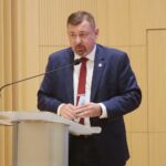 07.09.2020. Kielce. Sesja Sejmiku Województwa Świętokrzyskiego. Na zdjęciu: Jarosław Ciura - świętokrzyski inspektor sanitarny / Wiktor Taszłow / Radio Kielce