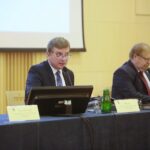 07.09.2020. Kielce. Sesja Sejmiku Województwa Świętokrzyskiego. Na zdjęciu (od lewej): Andrzej Pruś - przewodniczący Sejmiku Województwa Świętokrzyskiego, Paweł Krakowiak - radny sejmiku województwa świętokrzyskiego / Wiktor Taszłow / Radio Kielce