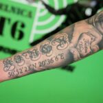 07.09.2020. Kielce. Grzegorz Tkaczyk prezentuje swoje tatuaże / Wiktor Taszłow / Radio Kielce