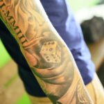 07.09.2020. Kielce. Grzegorz Tkaczyk prezentuje swoje tatuaże / Wiktor Taszłow / Radio Kielce