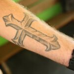 07.09.2020. Kielce. Grzegorz Tkaczyk prezentuje swoje tatuaże / Wiktor Taszłow / Radio Kielce