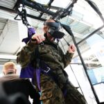 09.09.2020. Kielce. Międzynarodowy Salon Przemysłu Obronnego. Symulator skoków spadochronowych / Wiktor Taszłow / Radio Kielce