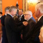10.09.2020. Kielce. Wręczenie Medali Stulecia Odzyskanej Niepodległości. Na zdjęciu (w środku): Zbigniew Koniusz - wojewoda świętokrzyski i Bogdan Ryś / Wiktor Taszłow / Radio Kielce