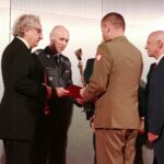 10.09.2020. Kielce. Międzynarodowy Salon Przemysłu Obronnego. Wręczenie nagród Defender. Sebastian Chwałek, wiceprezes zarządu Polskiej Grupy Zbrojeniowej, generał brygady Karol Dymanowski i prezes Targów Kielce Andrzej Mochoń wręczyli nagrody DEFENDER / Wiktor Taszłow / Radio Kielce