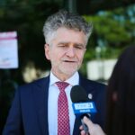 12.09.2020. Kielce. Amazonki zachęcały do wykonywania badań profilaktycznych. Na zdjęciu: Krzysztof Słoń - senator PiS / Wiktor Taszłow / Radio Kielce