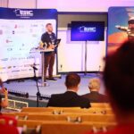 13.09.2020. Kielce. Zakończenie zawodów łazików marsjańskich. Wręczenie nagród. Na zdjęciu: Łukasz Wilczyński, prezes Europejskiej Fundacji Kosmicznej i główny organizator zawodów ERC / Wiktor Taszłow / Radio Kielce