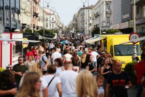 13.09.2020. Kielce. Festiwal food trucków / Wiktor Taszłow / Radio Kielce