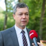 13.09.2020. Szewce. Leśne podchody. Na zdjęciu Sebastian Nowaczkiewicz - wójt gminy Sitkówka-Nowiny / Wiktor Taszłow / Radio Kielce