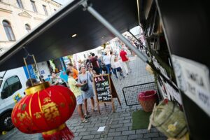 13.09.2020. Kielce. Festiwal food trucków / Wiktor Taszłow / Radio Kielce