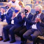 13.09.2020. Kielce. Zakończenie zawodów łazików marsjańskich. Wręczenie nagród. Na zdjęciu (od lewej): Michał Szaniawski - prezes Polskiej Agencji kosmicznej, poseł Krzysztof Lipiec - lider świętokrzyskich struktur PiS, prof. Zbigniew Koruba - rektor Politechniki Świętokrzyskiej, prof. Wiesław Trąpczyński - były rektor Politechniki Świętokrzyskiej  / Wiktor Taszłow / Radio Kielce