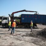 14.09.2020. Nowiny. Sprzątanie składowiska niebezpiecznych odpadów / Wiktor Taszłow / Radio Kielce