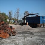 14.09.2020. Nowiny. Sprzątanie składowiska niebezpiecznych odpadów / Wiktor Taszłow / Radio Kielce