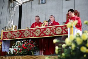 14.09.2020. Święty Krzyż. Uroczystości odpustowe. Na zdjęciu (w środku): abp Salvatore Penacchio - nuncjusz apostolski / Wiktor Taszłow / Radio Kielce