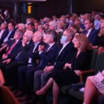 16.09.2020. Kielce. Koncert z okazji 40-lecia Solidarności. Na zdjęciu (od lewej): Mieczysław Gójski - zastępca przewodniczącego świętokrzyskiej Solidarności, Waldemar Bartosz - przewodniczący świętokrzyskiej Solidarności, Andrzej Pawlik - rzecznik świętokrzyskiej Solidarności, senator Krzysztof Słoń; (pierwsza z prawej): Małgorzata Kiebzak - dyrektor Świętokrzyskiego Wojewódzkiego Oddziału NFZ w Kielcach / Wiktor Taszłow / Radio Kielce