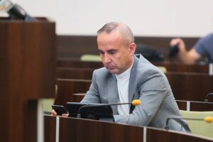 17.09.2020. Kielce. Sesja rady miasta. Na zdjęciu: Piotr Kisiel / Wiktor Taszłow / Radio Kielce